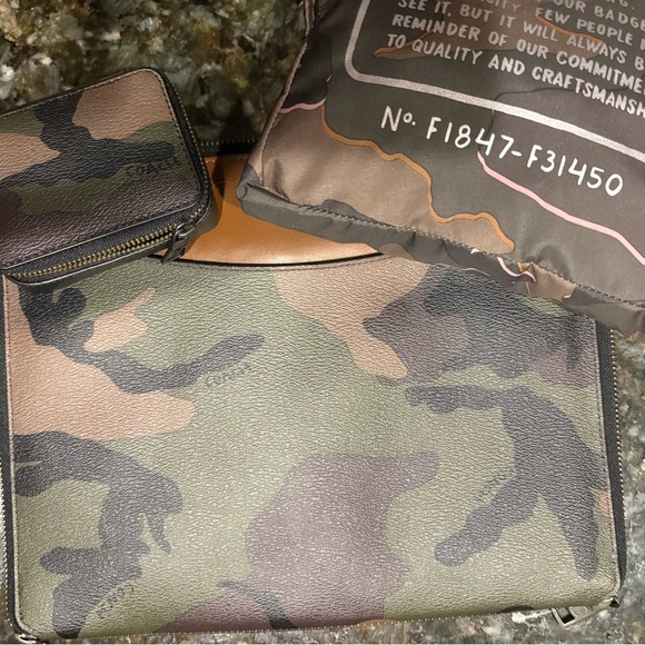 Coach Camouflage Men's 3 pc accessory  Set NWT - Picture 2 of 12